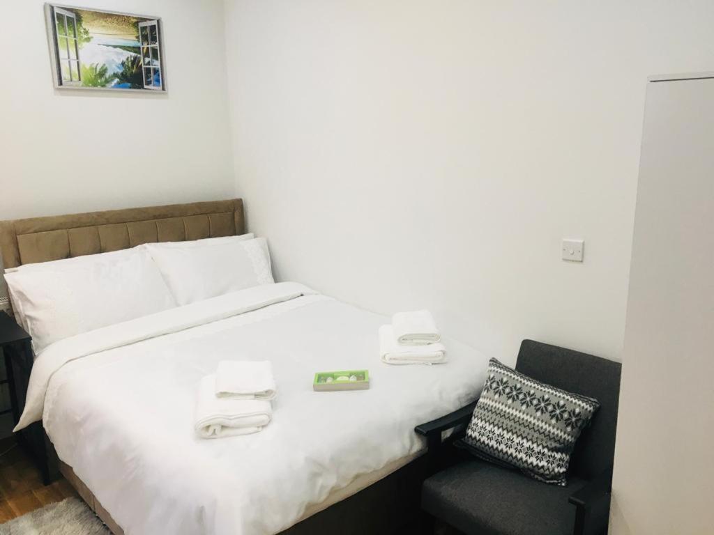 Grand Bleu - London - Next To Piccadilly Line Tube Station & Brand New Facilities Otel Dış mekan fotoğraf
